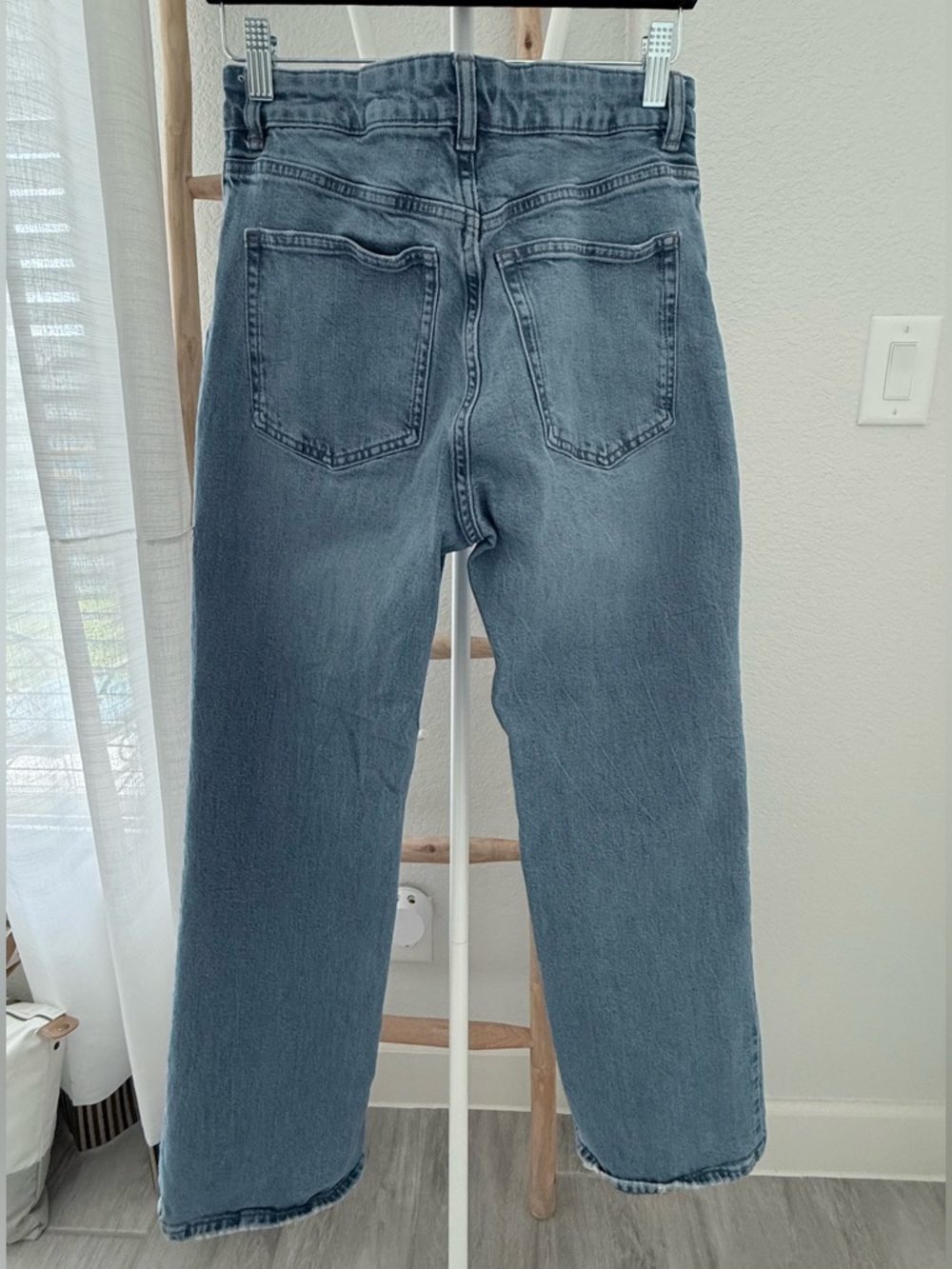 H&M High Rise Wide Leg Jeans - Picture 6 of 6